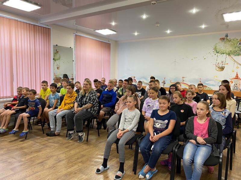 Поздравление с началом учебного года от судебных приставов