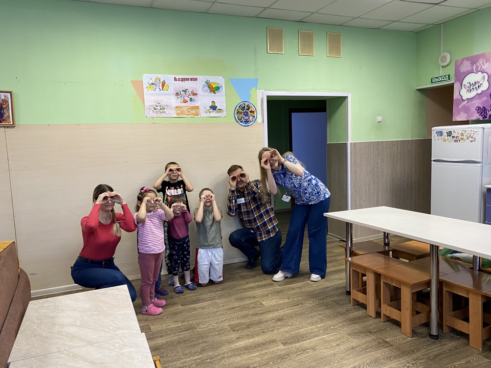 Приезд гостей из христианского общества