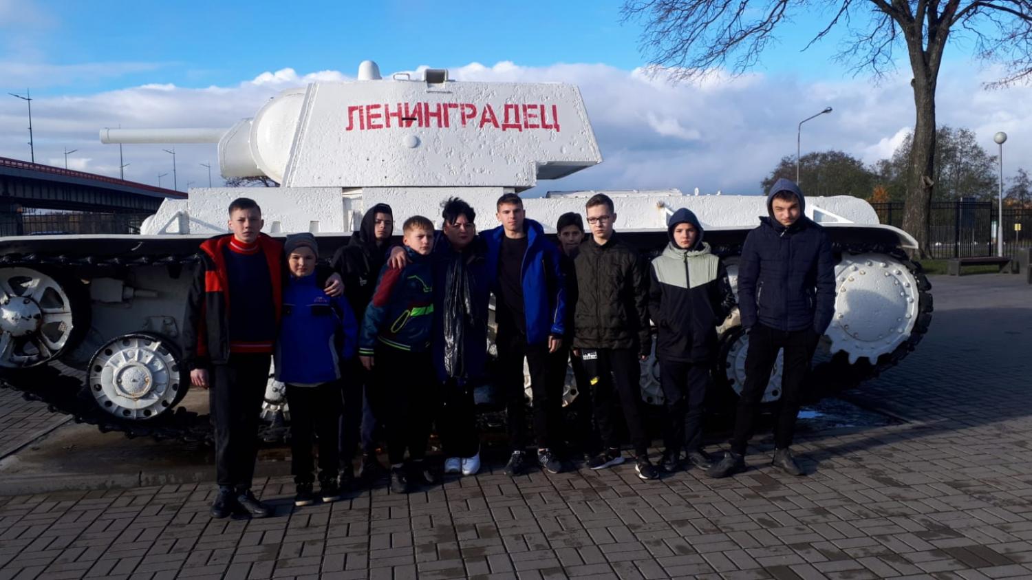 Поездка в музей-панораму "Прорыв" Поездка в музей-панораму "Прорыв"