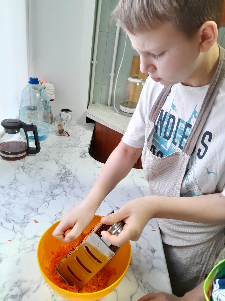 Приготовление моркови по-корейски 