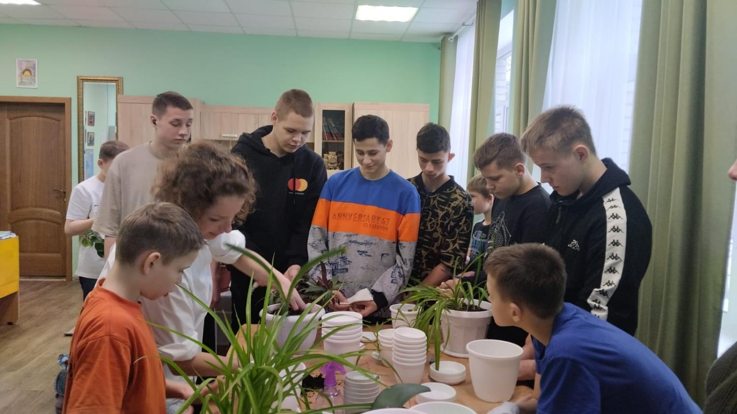 Приезд гостей из Благотворительного фонда «Апрель» Приезд гостей из Благотворительного фонда «Апрель»