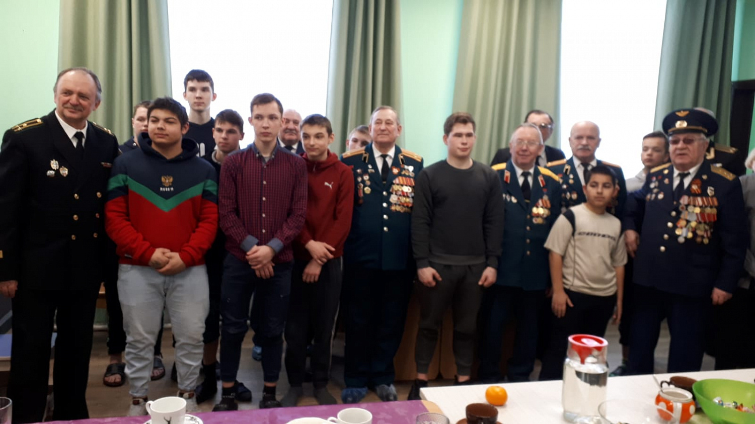 В Выборгский ресурсный центр с концертом приезжал вокальный ансамбль ветеранов Вооруженных сил «Гвардия»