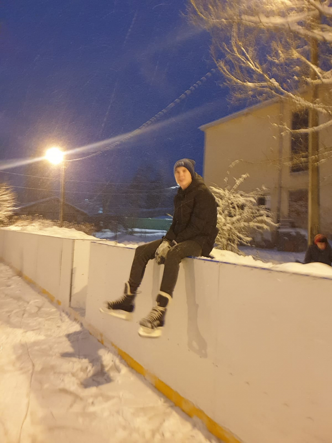 Катание воспитанников на коньках