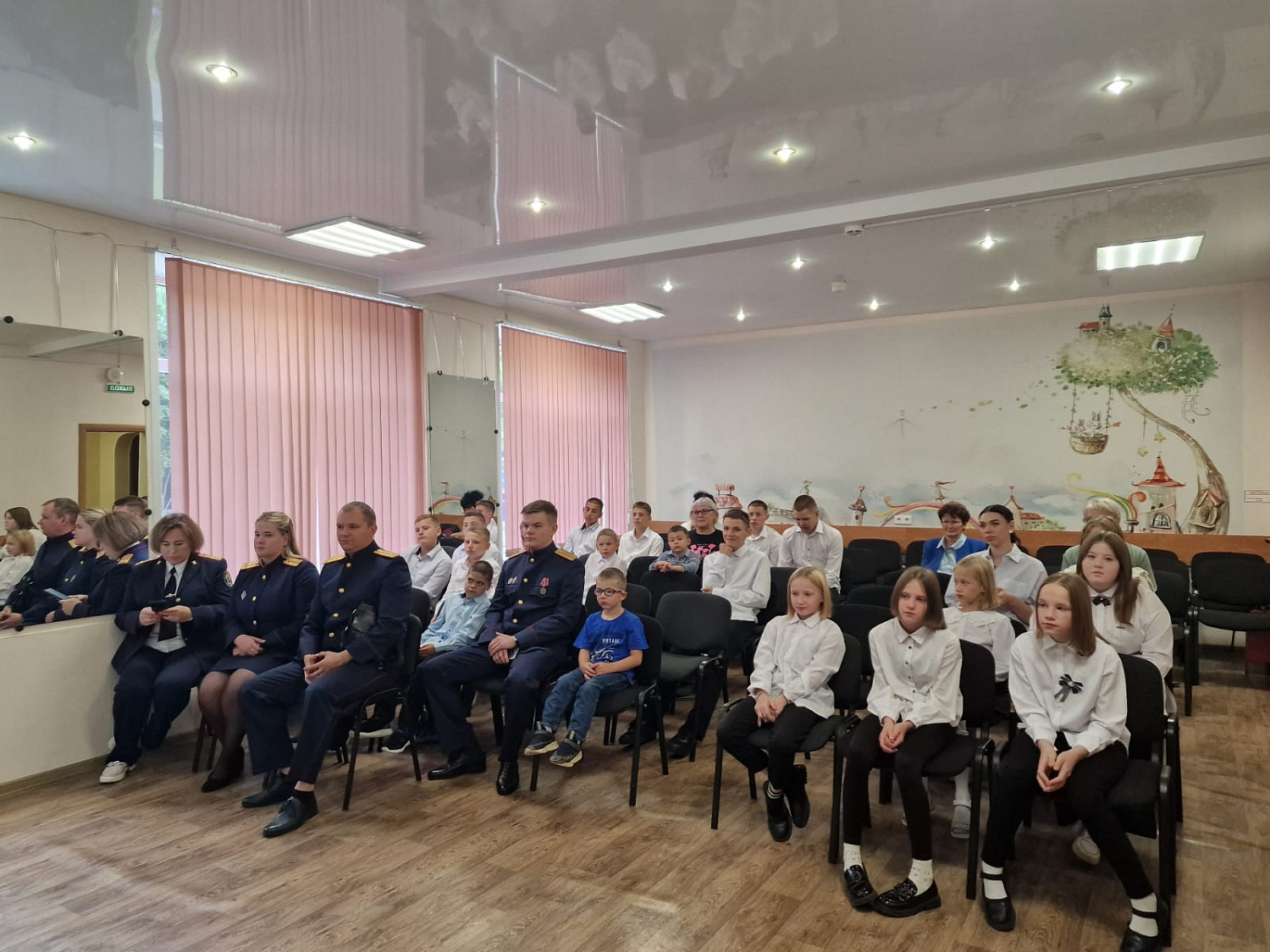 Поздравление с началом учебного года от сотрудников Следственного комитета